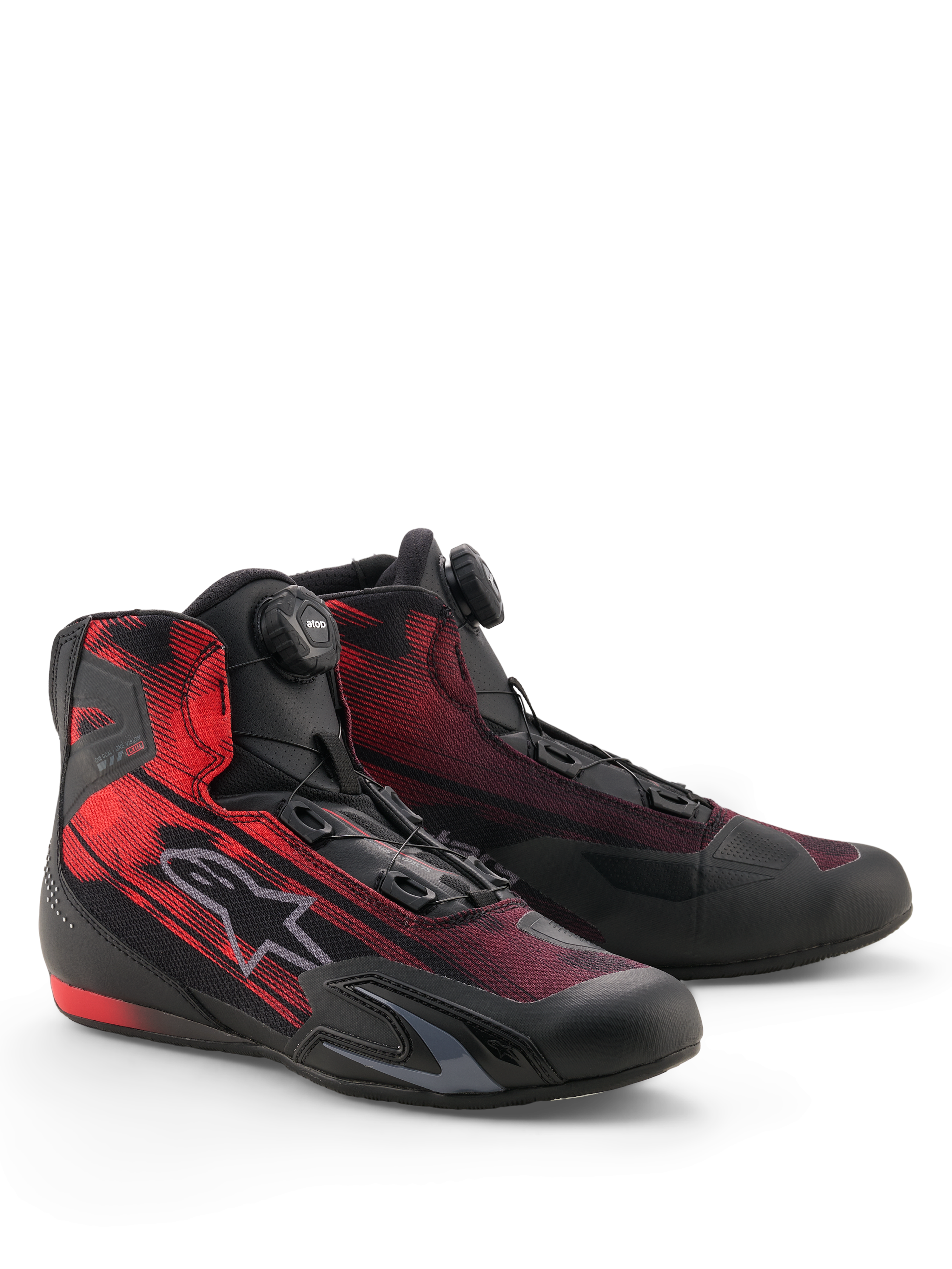 Scarpe Alpinestars Celer Superair, scarpe da moto sportive, nero e rosso brillante, con sistema di chiusura Rotor Alpinestars e tomaia in tessuto traforato traspirante, design aerodinamico con rinforzi in TPU e suola con grip testurizzato