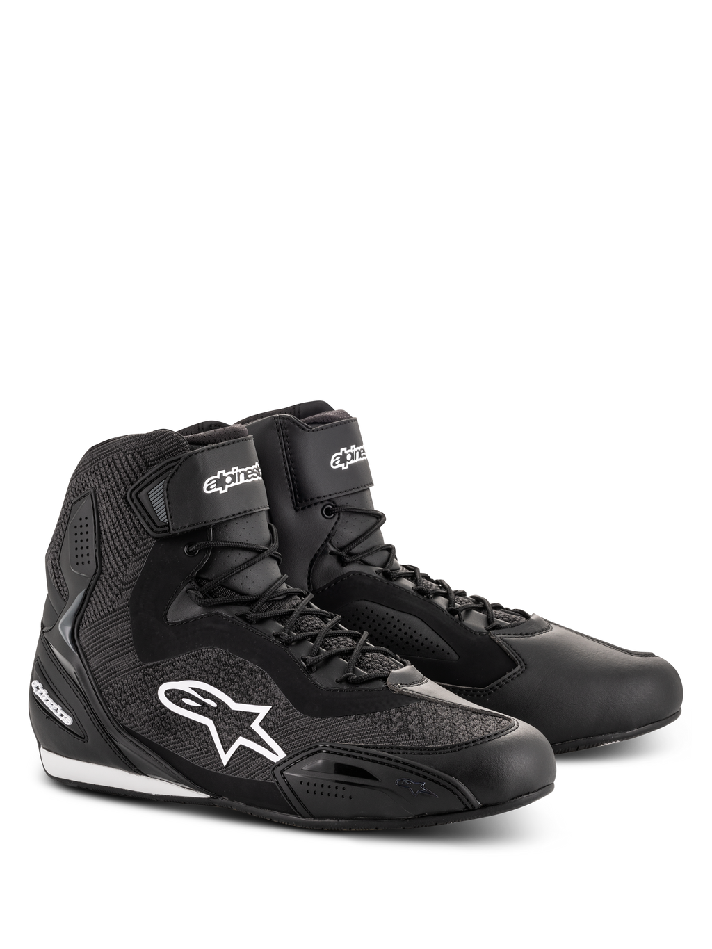 Scarpe Alpinestars Faster-3 Rideknit®, scarpe da moto nere, caratterizzate da pannelli in maglia mesh e telaio in microfibra, logo Alpinestars a stella bianco sul lato, lacci con cinturino a strappo sulla caviglia, progettate per il racing su strada e il pendolarismo urbano