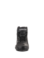 Scarpe Alpinestars Faster-3 Rideknit®, scarpe da moto, nero, vista frontale, con cinturino alla caviglia a strappo con logo bianco, lacci e pannelli in mesh traspirante, calzature da strada dal design snello