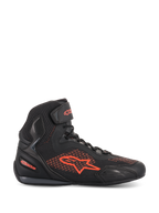 Scarpe Alpinestars Faster-3 Rideknit®, scarpa da moto, nero e rosso fluo, vista laterale di profilo, tomaia in maglia traspirante e microfibra, logo e marchio Alpinestars in rosso fluorescente, calzatura protettiva leggera per guida su strada e urbana
