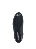 Alpinestars Faster-3 Rideknit® Shoes, scarpe da moto, nero, vista dal basso della suola con battistrada testurizzato, scritta Alpinestars e logo a stella bianchi, progettate per prestazioni di guida su strada