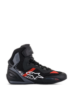 Alpinestars Faster-3 Rideknit Shoes, sneaker da moto, nero con accenti grigi e rosso acceso, design high-top con logo a stella bianco, costruzione in maglia traspirante, cinturino alla caviglia, pannelli grigi testurizzati, suola nera e grigia