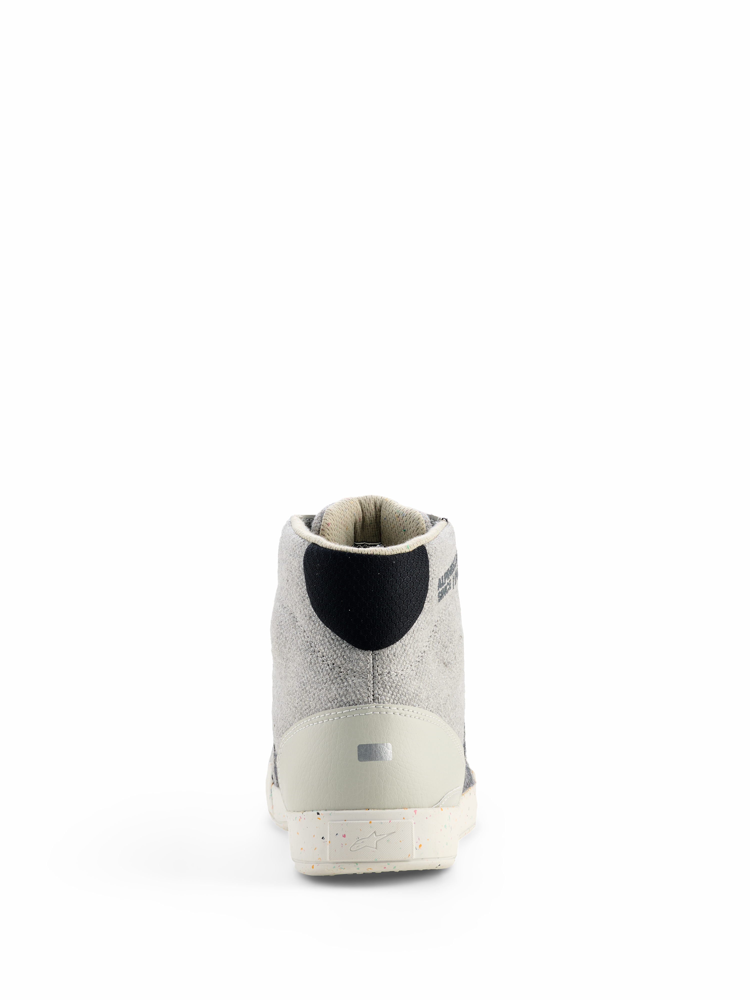 Scarpe da moto Alpinestars Circal, calzature urbane da moto, grigio e nero, vista posteriore con tomaia in tela grigio chiaro, dettaglio nero sul tallone, elemento argento riflettente sul contrafforte e suola in gomma riciclata puntinata con logo del brand.