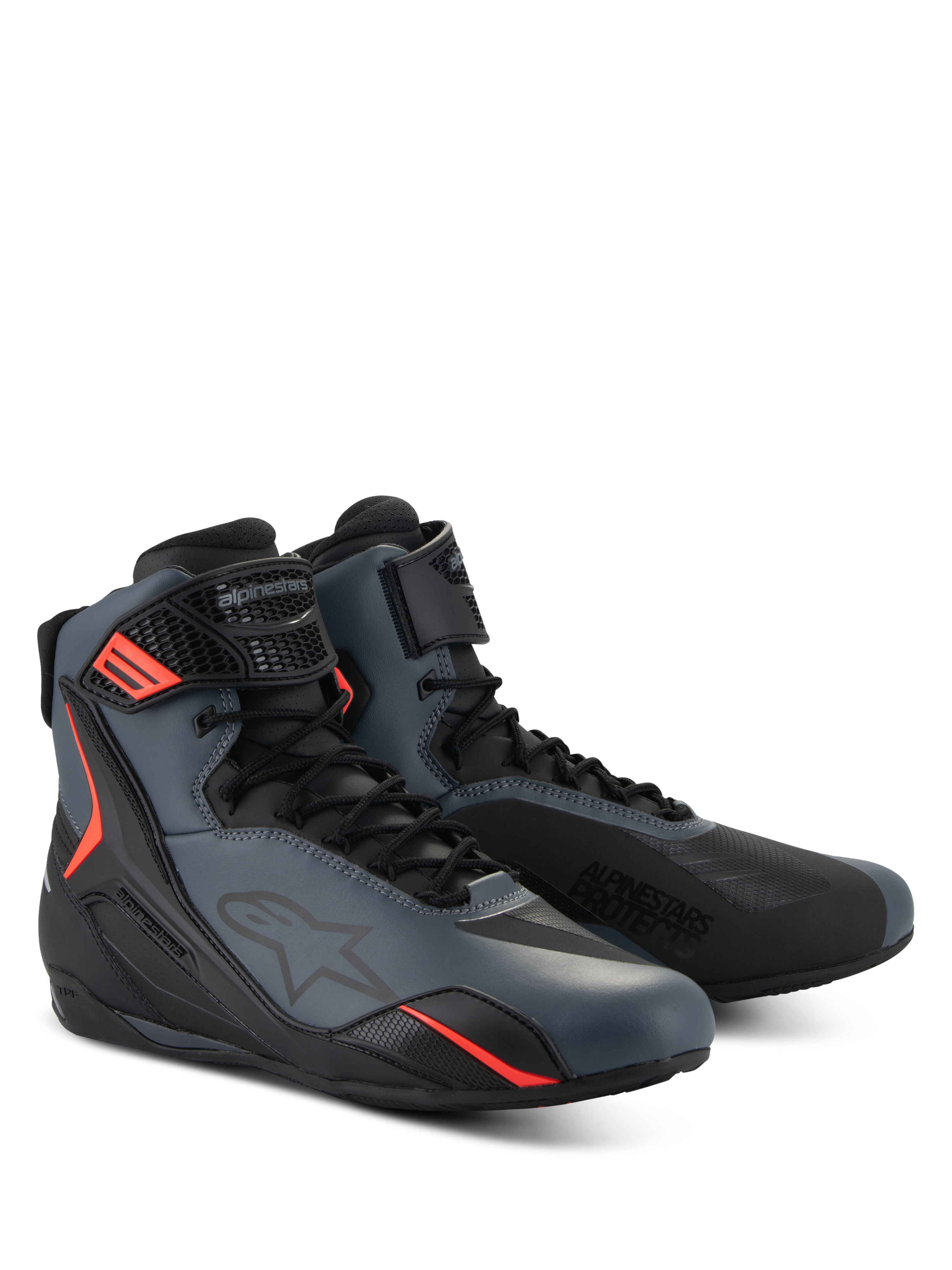 Alpinestars Faster-4 Shoes, scarpe da moto, nero grigio e rosso fluo, tomaia in microfibra senza cuciture con pannelli protettivi in TPU, chiusura con lacci e cinturino a strappo, profilo aerodinamico sportivo per guida su strada