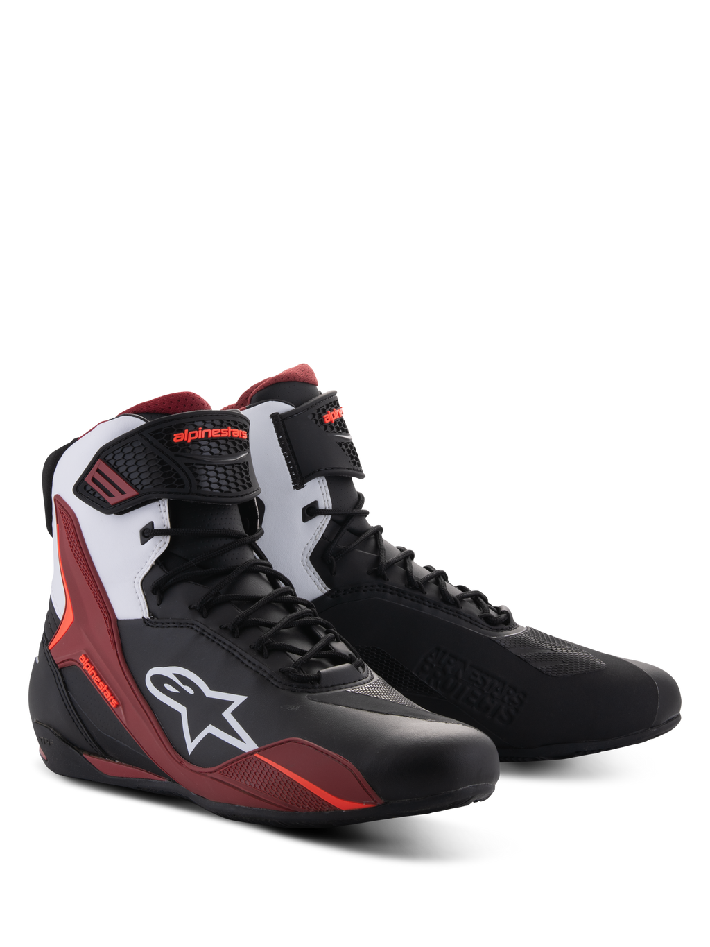 Scarpe Alpinestars Faster-4, scarpe da moto, nero, bianco e rosso scuro, con chiusura a lacci e cinturino sulla caviglia, logo Alpinestars bianco sul lato, design sportivo con protezione rinforzata per la guida su strada