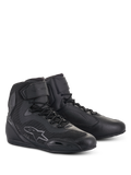 Alpinestars Stella Faster-3 Rideknit, scarpe da moto da donna, modello alto in Nero Antracite, costruzione seamless in maglia traspirante, chiusura con lacci e cinturino in velcro alla caviglia, logo Alpinestars, pannelli protettivi rinforzati e design sportivo.
