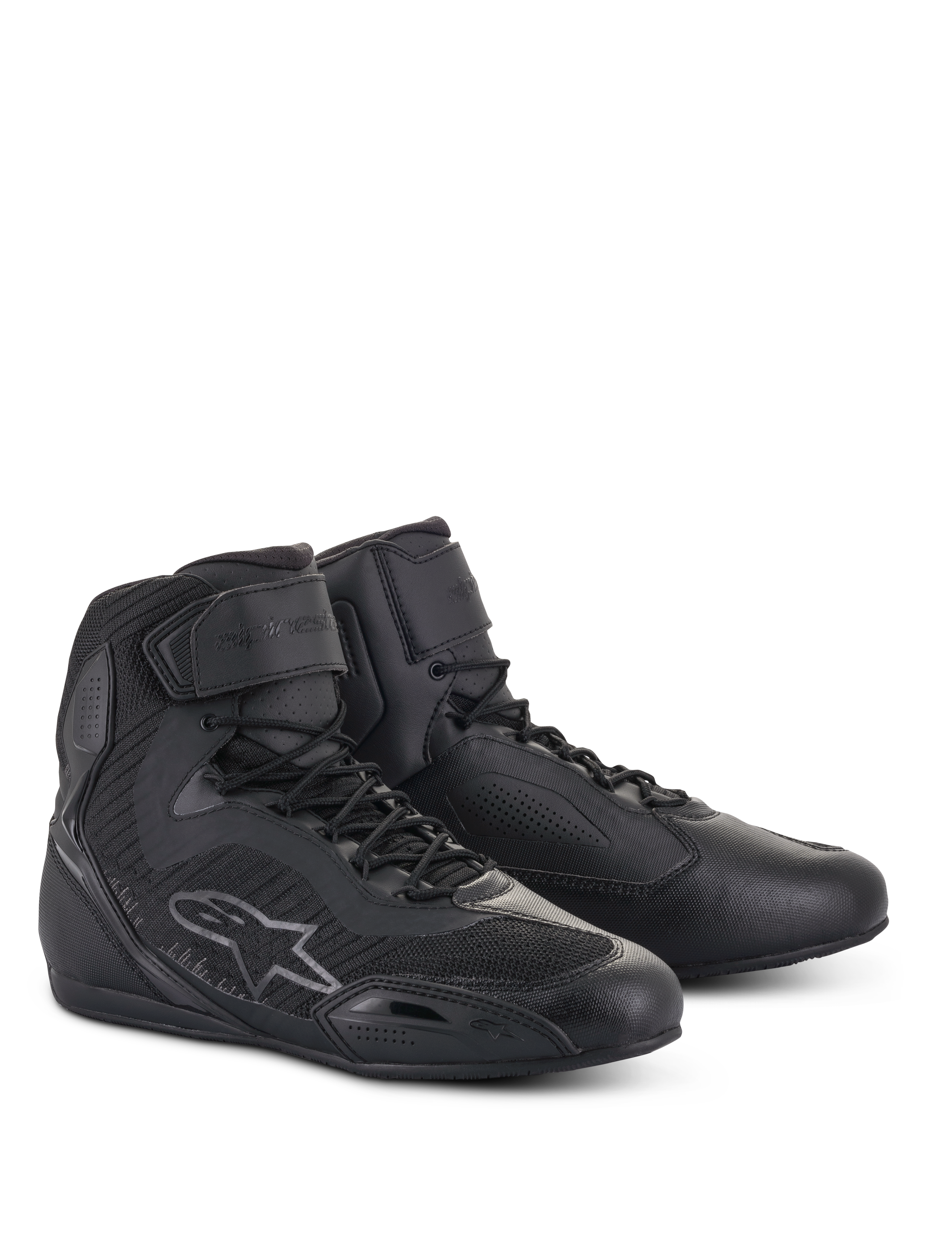 Alpinestars Stella Faster-3 Rideknit, scarpe da moto da donna, modello alto in Nero Antracite, costruzione seamless in maglia traspirante, chiusura con lacci e cinturino in velcro alla caviglia, logo Alpinestars, pannelli protettivi rinforzati e design sportivo.