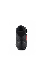 Scarpe da donna Alpinestars Stella Faster-4, nero e rosa Diva Pink, vista posteriore che mostra il contrafforte del tallone rinforzato, il colletto in morbido tessuto e il design ergonomico per la guida motociclistica sportiva.