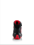 Alpinestars Honda Faster-4, scarpe da moto, nero e rosso, vista posteriore con marchio Honda bianco e contrafforte del tallone in TPU rosso, colletto imbottito con fodera in mesh rossa, inserti riflettenti per la sicurezza