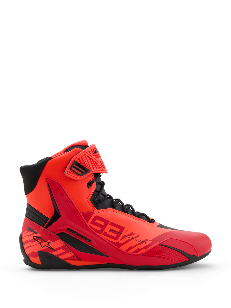 Alpinestars MM93 Faster-4 Shoes, scarpe da moto, rosso fluo, rosso brillante e nero, vista laterale di profilo, con logo 93 Marc Marquez in evidenza, chiusura con lacci e cinturino alla caviglia a strappo e dettagli protettivi in TPR.