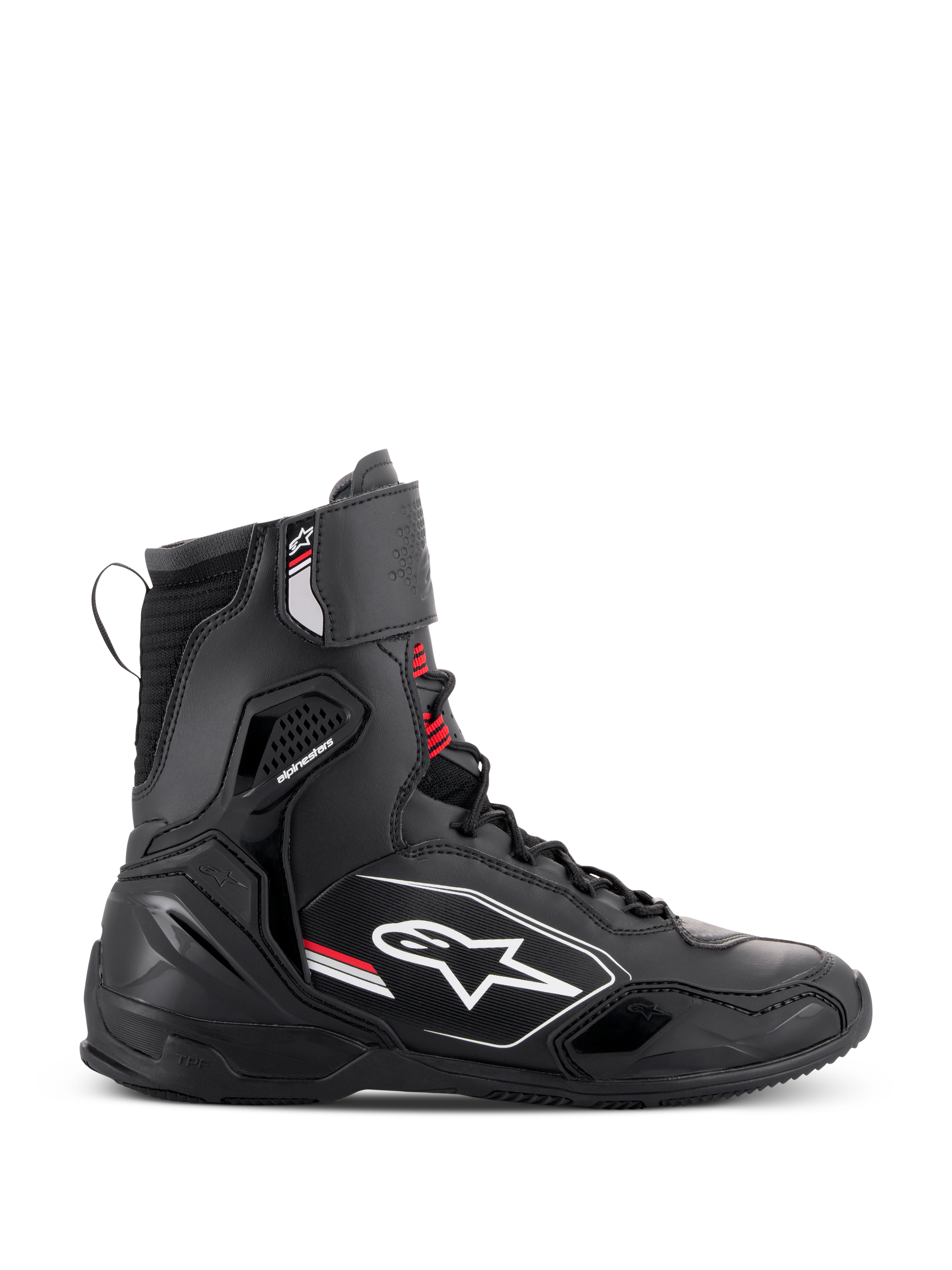 Scarpe Alpinestars Superfaster, scarpe da moto a profilo alto in nero, grigio e rosso acceso, vista laterale con logo Alpinestars bianco, dettagli dei lacci rossi e pannelli protettivi integrati per il supporto di caviglia e tallone.