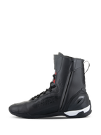 Alpinestars Superfaster Shoes, scarpe da moto alte, nero con accenti rosso brillante e bianco, dotate di cerniera mediale laterale, sistema di allacciatura rapida e contrafforte del tallone in TPU rinforzato, design atletico ed elegante per guida su strada e sportiva