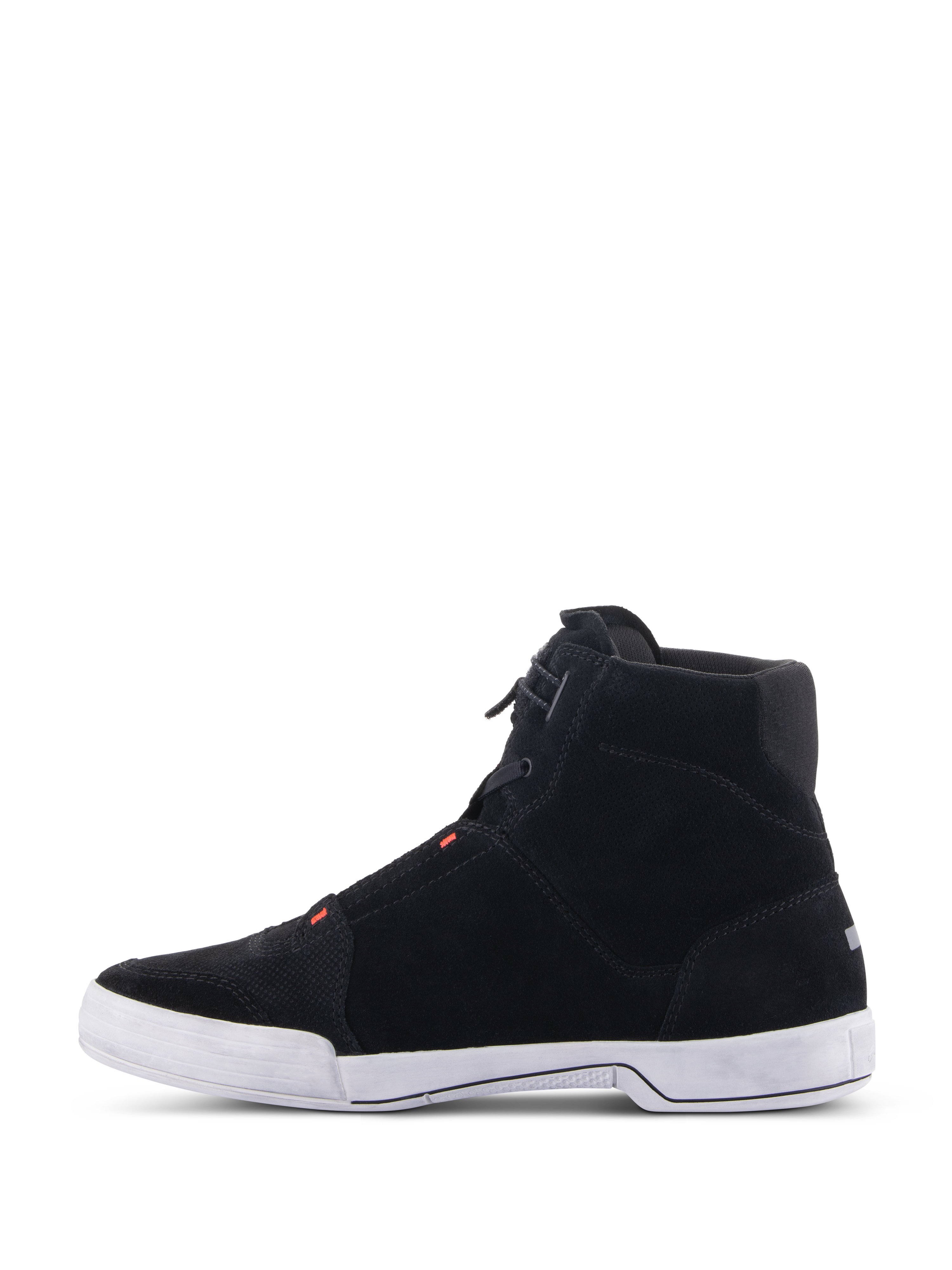 Scarpe Alpinestars Chrome, scarpe da moto, nero e grigio freddo con rosso fluo, vista laterale con costruzione in camoscio diviso e suola in gomma bianca, silhouette sneaker casual per guida urbana