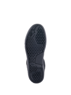 Scarpe Alpinestars Chrome, vista della suola, nero, con suola a tazza in mescola di gomma avanzata con motivo di grip esagonale e logo Alpinestars, scarpe da moto urbane