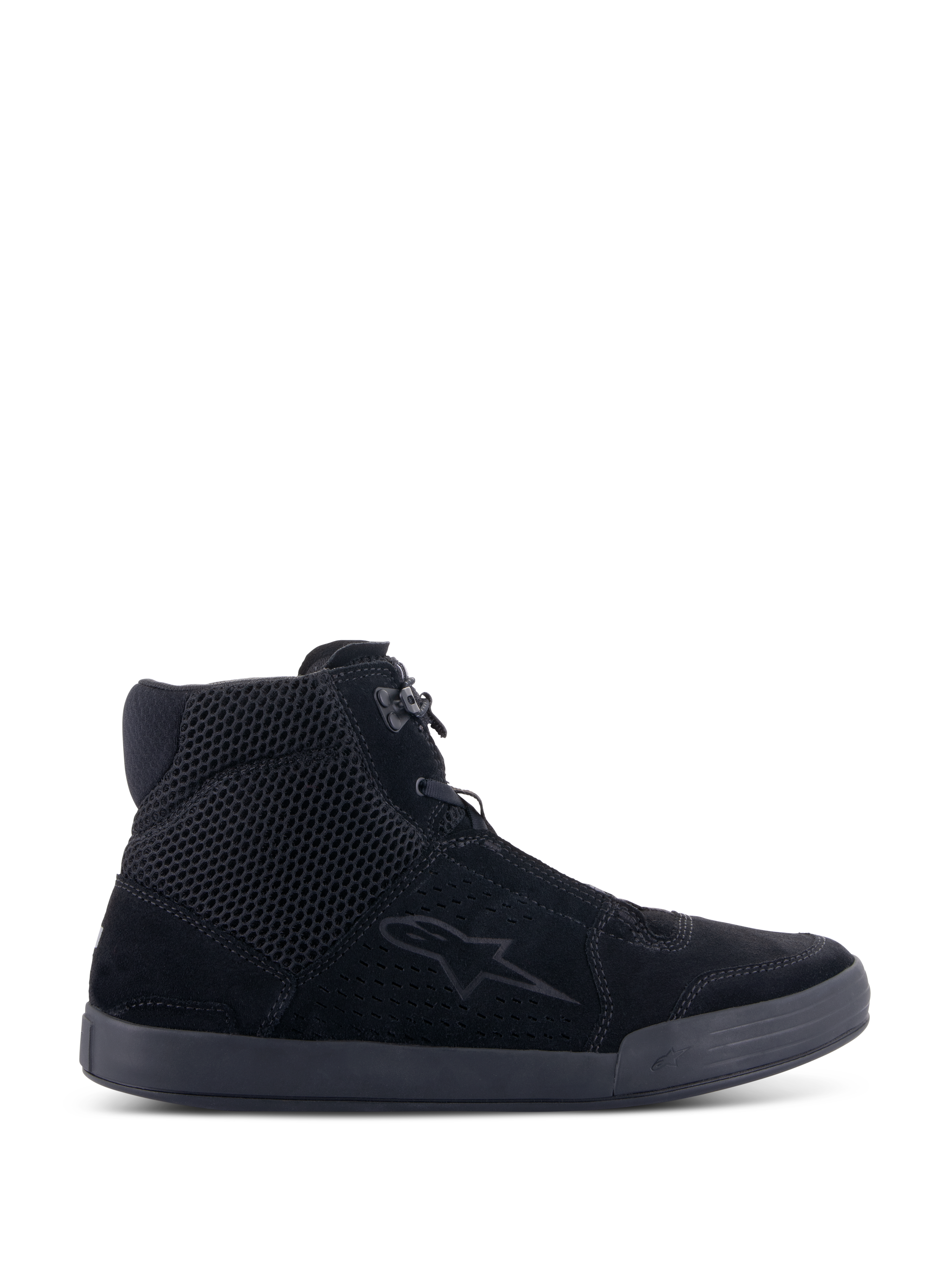 Alpinestars Chrome Air Shoe, scarpa da moto urbana, nero nero, vista laterale, caratterizzata da una tomaia in camoscio e mesh, silhouette da sneaker casual con protezione della caviglia integrata per la guida su strada