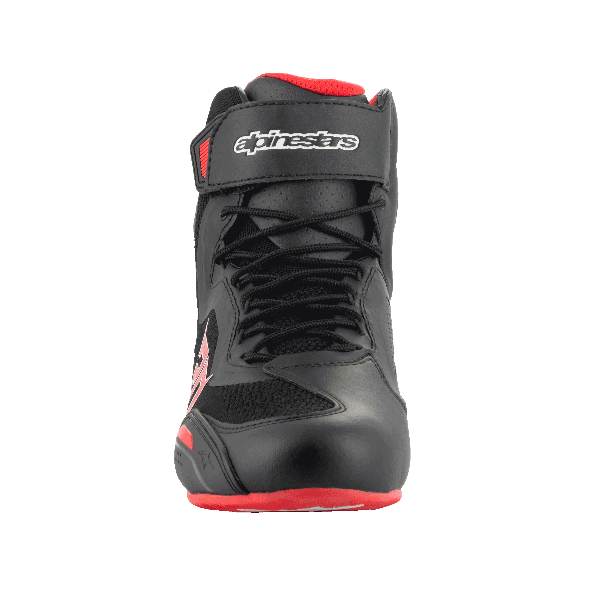 Scarpe Alpinestars FQ20 Faster-3 Rideknit®, scarpe da moto, nero e rosso acceso, vista frontale che mostra la chiusura con lacci e il cinturino superiore a strappo con marchio Alpinestars, costruzione in microfibra tecnica e maglia traspirante.