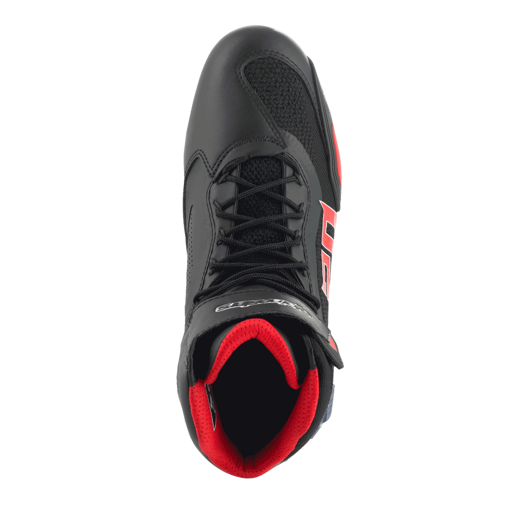 Scarpe Alpinestars FQ20 Faster-3 Rideknit®, scarpe da moto, nero con accenti rosso acceso e blu, vista dall'alto con mesh traspirante Rideknit®, design stringato e interno imbottito rosso