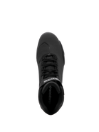 Alpinestars Sektor Shoe, scarpa da moto, nero, vista dall'alto con sistema di allacciatura rapida e cinturino alla caviglia con logo bianco, struttura in microfibra leggera