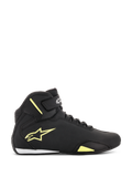 Scarpe Alpinestars Sektor, scarpe da moto, nero e giallo fluorescente, vista laterale con logo a stella giallo, cinturino alla caviglia con marchio e dettaglio bianco sul tallone su elegante tomaia in microfibra.