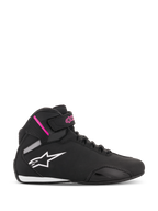 Alpinestars Stella Sektor, scarpe da moto alte da donna, nere e fucsia, logo a stella bianco, dettagli rosa sul cinturino alla caviglia, lacci neri, suola bianca e nera, costruzione in microfibra leggera