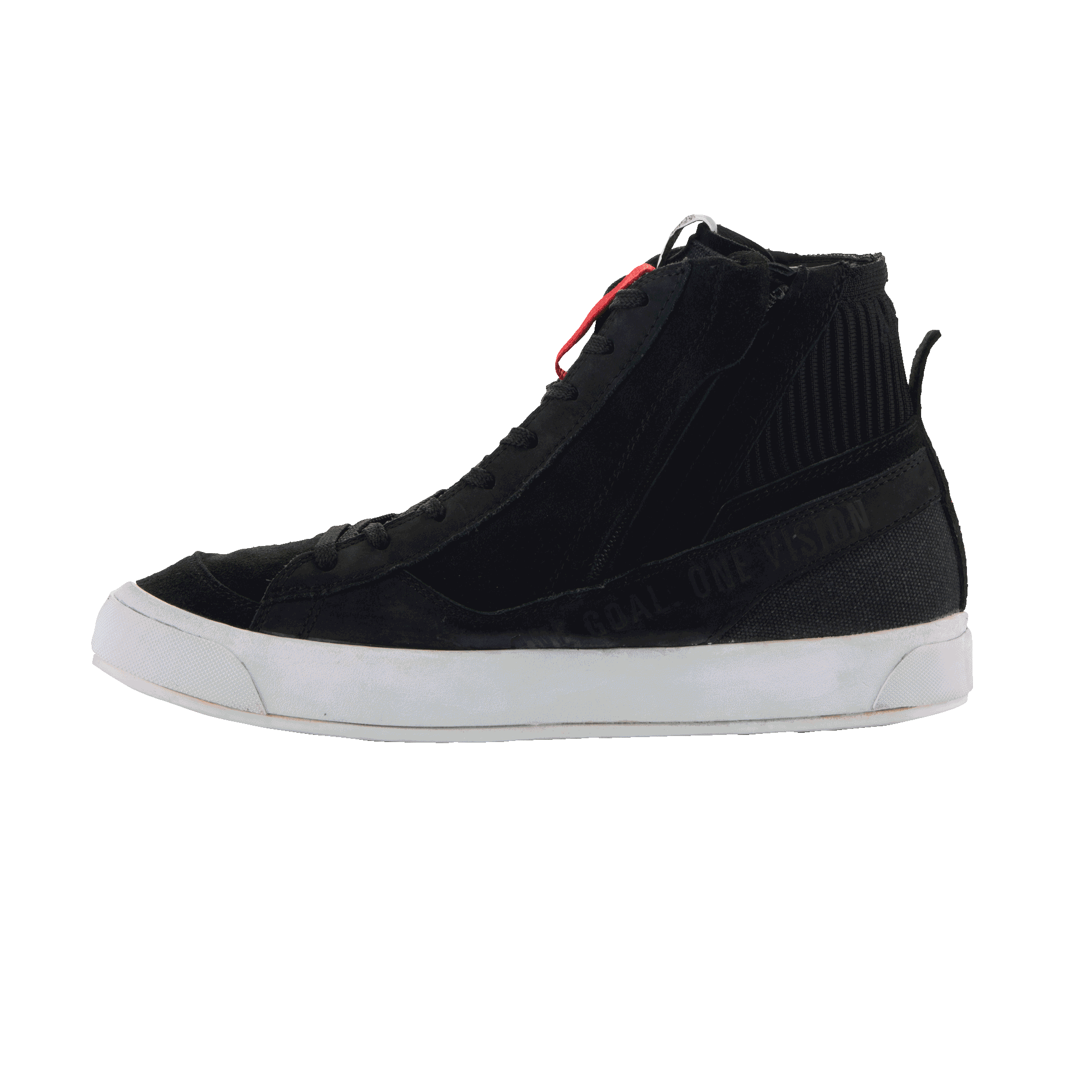Alpinestars Stated Shoes, scarpe da moto urbane nere, design sneaker high-top con suola vulcanizzata bianca, tomaia in scamosciato e tela nera, dettaglio rosso sulla linguetta e testo 'One Goal One Vision' sul lato