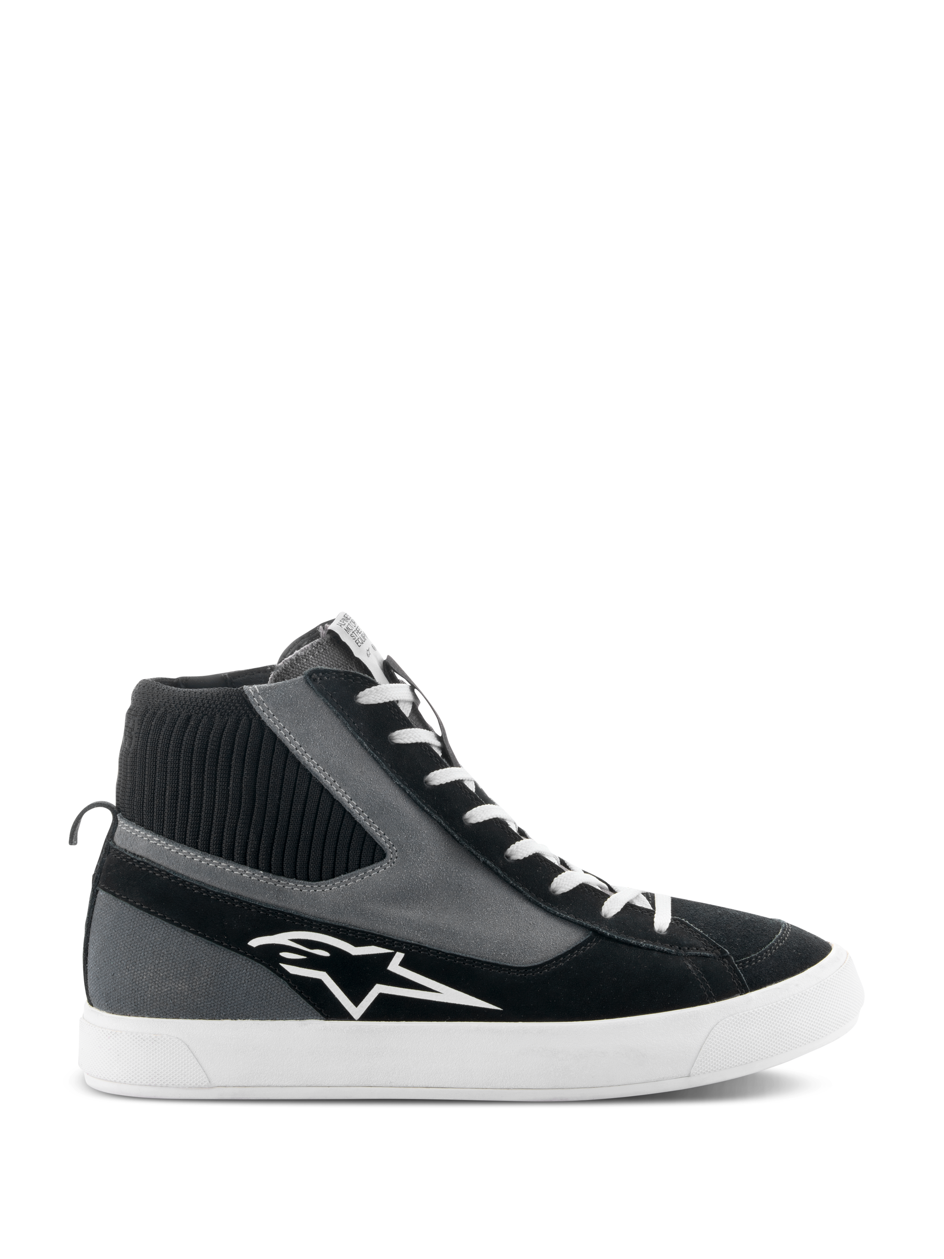 Alpinestars Stated Shoes, scarpe da moto alte, nero grigio e bianco, con logo stella bianco, suola in gomma vulcanizzata bianca, colletto alla caviglia in maglia a coste e lacci bianchi, stile urban street