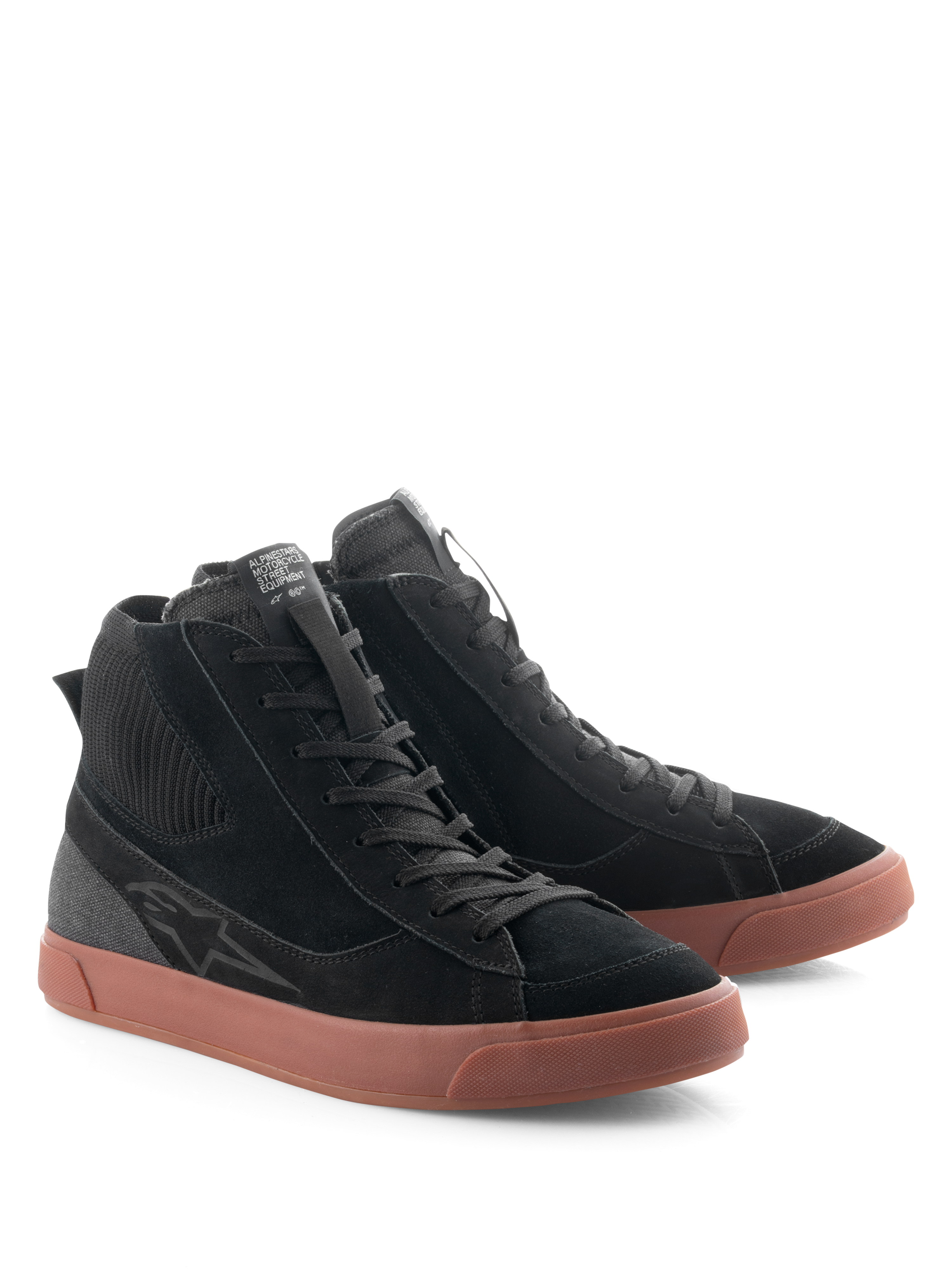 Scarpe Alpinestars Stated, scarpe da moto urbane, Black and Gum, silhouette high-top con tomaia in pelle scamosciata e tela nera, suola in gomma vulcanizzata marrone, design d'ispirazione skate rétro per uso stradale e urbano