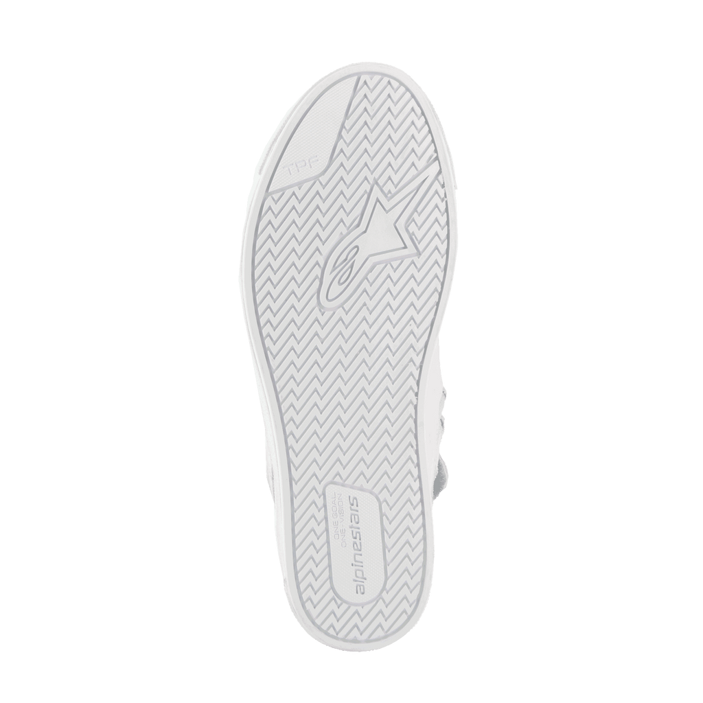 Alpinestars Stated Shoes, scarpe da moto urban, White Cool Gray, vista dal basso della suola in gomma vulcanizzata con motivo di trazione a spina di pesce, marchio Alpinestars e logo TPF (Transversal Protection Frame) per aderenza e sicurezza