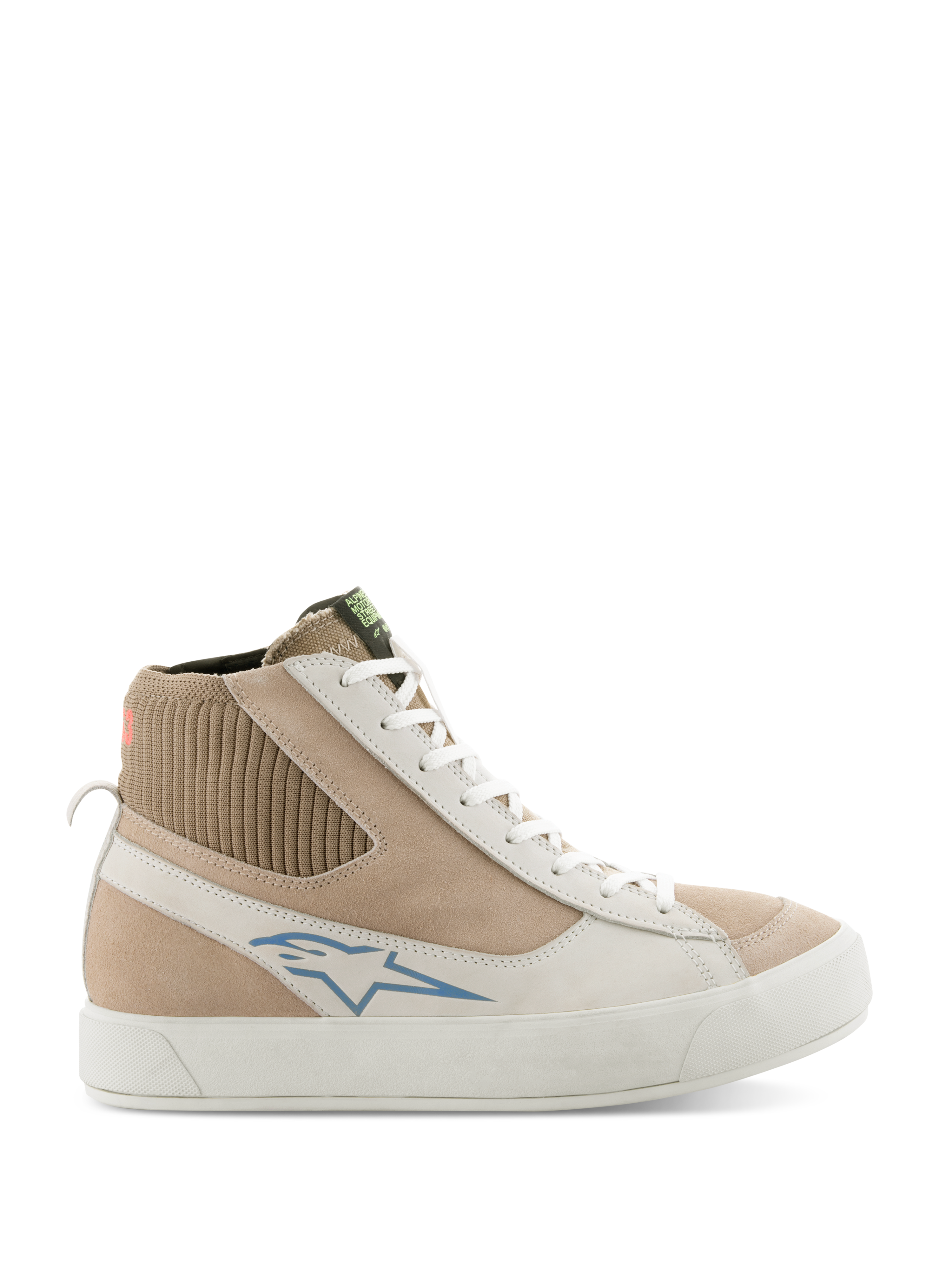 Alpinestars Stella Stated Podium Shoes, sneakers alte da moto da donna, bianco e grigio chiaro, tomaia in scamosciato beige e pelle, logo Alpinestars blu, colletto alla caviglia in maglia a coste, spessa suola vulcanizzata bianca, stile skate retrò