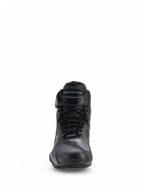 Scarpe Alpinestars Faster-4 Drystar®, scarpe da moto, nero e grigio cool gray, vista frontale con chiusura a lacci e cinturino regolabile a strappo con marchio Alpinestars, design impermeabile elegante per sport su strada
