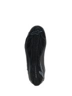Scarpe Alpinestars Faster-4 Drystar®, Nero Cool Gray, vista della suola che mostra la gomma testurizzata con motivo grip e il logo Alpinestars, design rinforzato per stabilità e trazione.