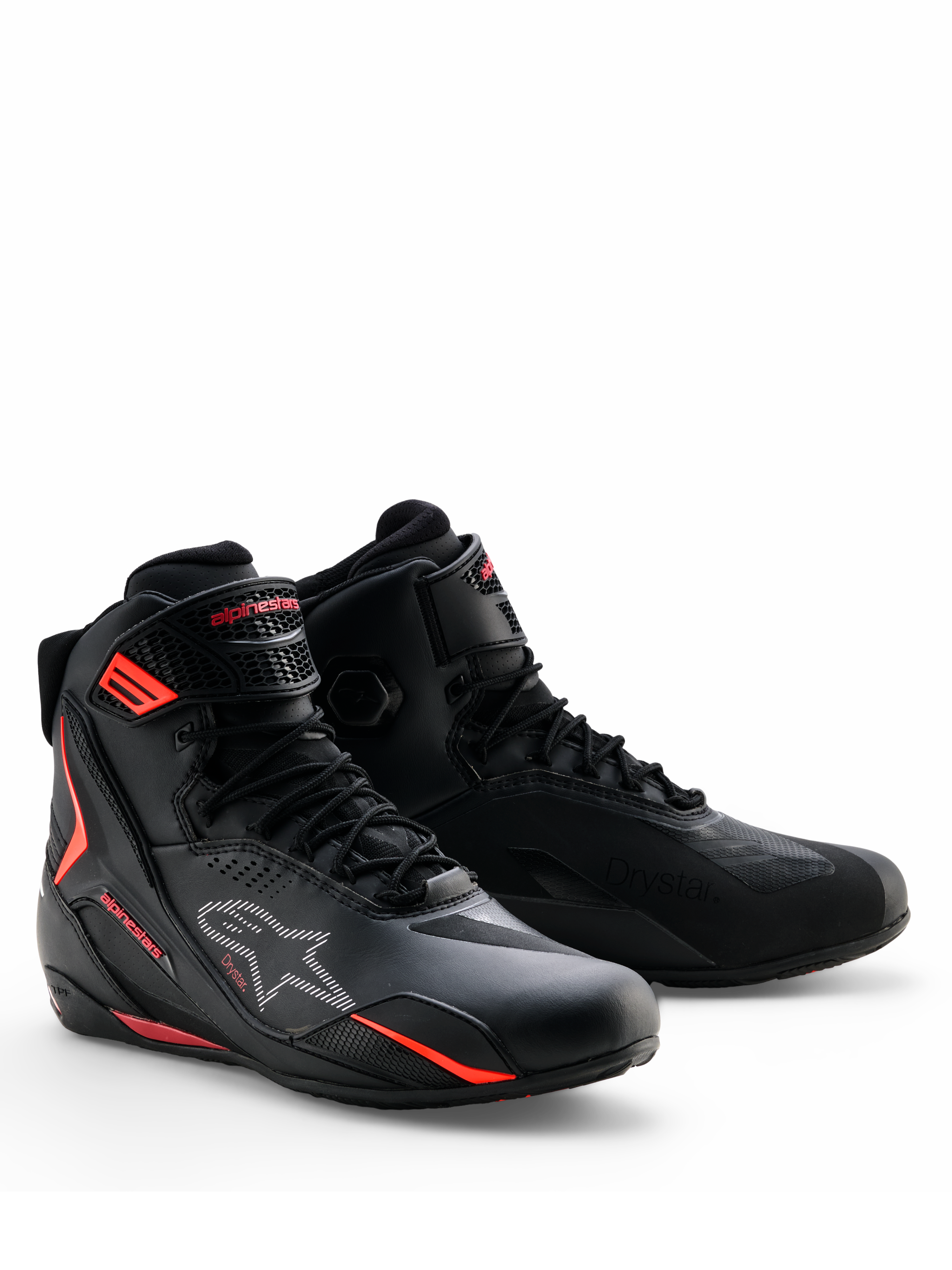 Scarpe Alpinestars Faster-4 Drystar®, scarpe da moto, nero con accenti Rio Red e Red Fluo, design stringato con tomaia in microfibra impermeabile, profilo atletico ed elegante per la guida su strada e sportiva