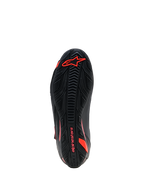Alpinestars Faster-4 Drystar® Shoes, vista della suola, nero con dettagli rosso fluo, suola in gomma testurizzata con logo e scritta Alpinestars, calzature resistenti per la guida in moto