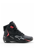Scarpe Alpinestars Stella Faster-4 Drystar®, scarpe da moto da donna, nere con accenti grigio e corallo fluo, design alto con logo laterale e cinturino a strappo, microfibra impermeabile per la guida sportiva