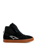Alpinestars Stated Waterproof Shoes, sneaker da moto alte nere, costruzione in pelle scamosciata e tessuto a maglia, logo Alpinestars bianco, suola vulcanizzata marrone maculata, design moderno ispirato allo skate