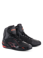Alpinestars Faster-3 Drystar® Shoes, scarpe da moto, nero e rosso fluo, profilo alto con chiusura a lacci e cinturino alla caviglia, struttura in microfibra con loghi e dettagli rosso fluorescente