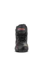 Scarpe Alpinestars Faster-3 Drystar®, nero e rosso fluo, vista frontale, scarpa da moto impermeabile con tomaia in microfibra, design stringato con cinturino alla caviglia in velcro, loghi fluorescenti