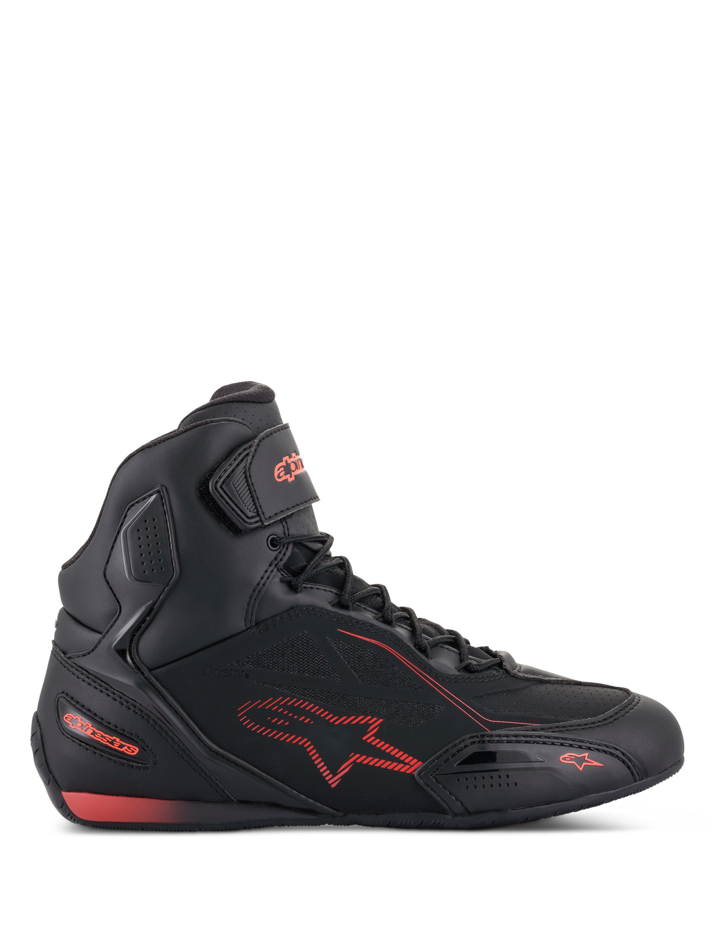 Alpinestars Faster-3 Drystar Shoes, scarpe da moto nere e rosso fluo, vista laterale, stile sneaker high-top in microfibra leggera, membrana impermeabile Drystar, logo a stella e marchio rossi, cinturino alla caviglia a strappo e dettagli traforati per la traspirabilità.