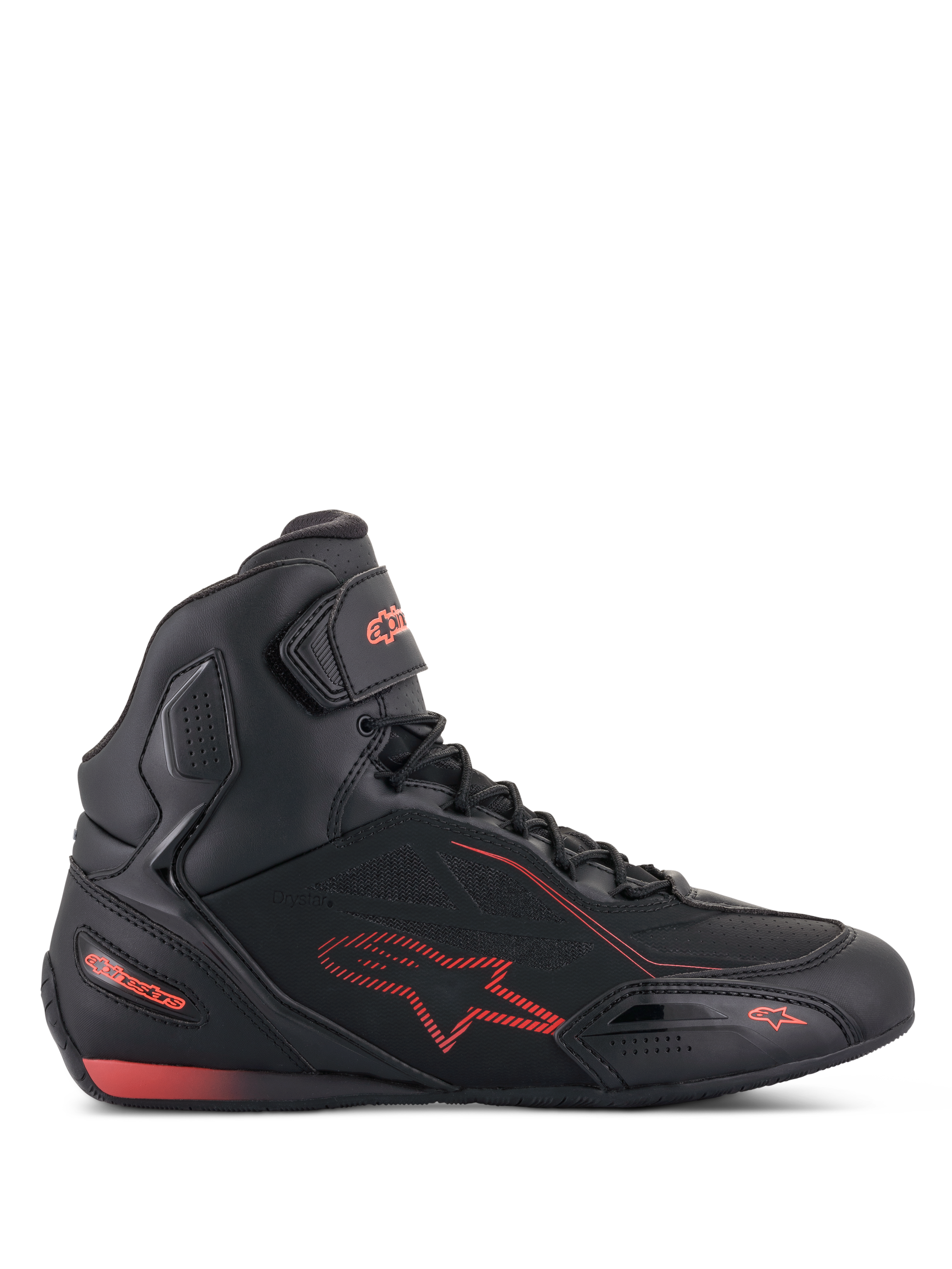 Alpinestars Faster-3 Drystar Shoes, scarpe da moto nere e rosso fluo, vista laterale, stile sneaker high-top in microfibra leggera, membrana impermeabile Drystar, logo a stella e marchio rossi, cinturino alla caviglia a strappo e dettagli traforati per la traspirabilità.