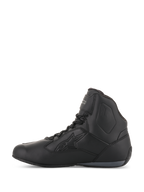 Scarpe Alpinestars Stella Faster-3 Drystar® da donna, nero e grigio scuro, scarpe da moto impermeabili, vista laterale con telaio in microfibra resistente, chiusura con lacci e cinturino sulla caviglia, logo Alpinestars in rilievo.