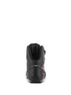 Alpinestars Scarpe Stella Faster-3 Drystar® da donna, nero, grigio scuro e fucsia, vista posteriore del tallone che mostra la striscia riflettente e il logo fucsia, scarpe da moto impermeabili con suola testurizzata e colletto imbottito