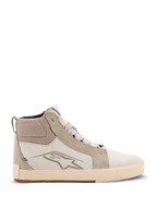 Alpinestars Ride-63 Leather Shoes, scarpe da moto urban, bianco sporco e grigio freddo con suola gum, design high-top con pannelli in pelle e camoscio, con logo Alpinestars sul lato e suola in gomma vulcanizzata testurizzata.
