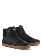 Alpinestars J-6 Waterproof Shoe, nero e gomma, scarpe da moto alte in pelle premium, design stile sneaker con suola in gomma color cuoio, etichetta impermeabile e logo impresso, look casual urbano