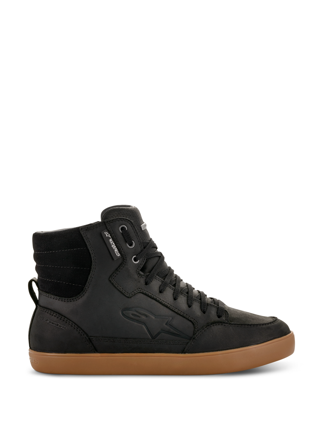 Alpinestars J-6 Waterproof Shoe, sneaker da moto alta nera con suola in gomma marrone, calzatura impermeabile per la guida urbana, dotata di colletto imbottito alla caviglia, lacci neri, logo goffrato discreto e struttura in pelle