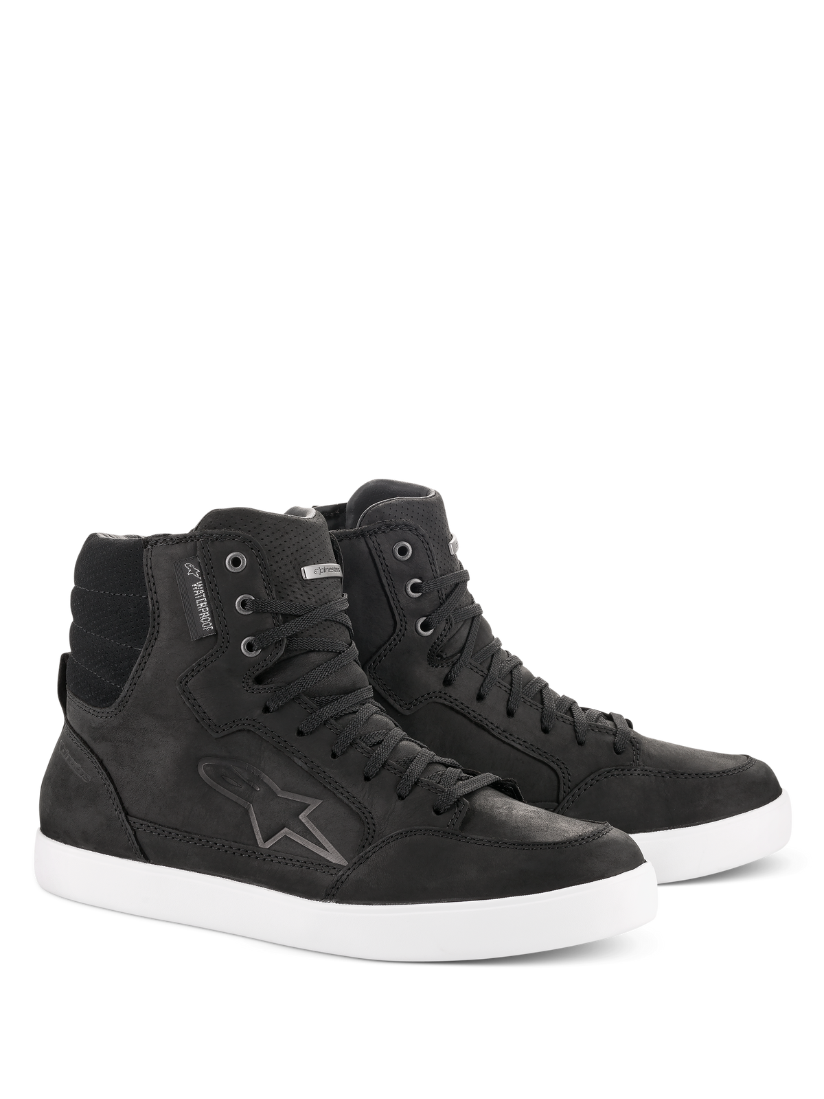 Alpinestars J-6 Waterproof Shoe, scarpe da moto, nero e bianco, design sneaker alta, pelle premium con chiusura stringata, suola in gomma bianca, con logo Astar e targhetta waterproof, stile urban casual per guida su strada