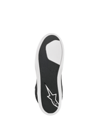Alpinestars Scarpa J-6 Waterproof, Nero e Bianco, vista dal basso della suola in gomma avanzata, trama testurizzata per il grip e la resistenza, logo a stella bianco sul tallone, calzatura da moto urbana