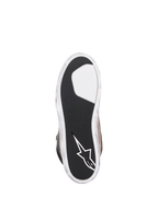 Alpinestars J-6 Waterproof Shoe, scarpa da moto, Nero Flint Bianco, vista inferiore della suola in gomma nera testurizzata per il grip, logo a stella Alpinestars bianco sul tallone e bordi bianchi con effetto invecchiato