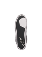 Scarpe Alpinestars J-6 Waterproof Donna, vista della suola, suola in gomma nera testurizzata con inserto bianco e logo a stella Alpinestars sul tallone, perimetro grigio argento, design con grip resistente
