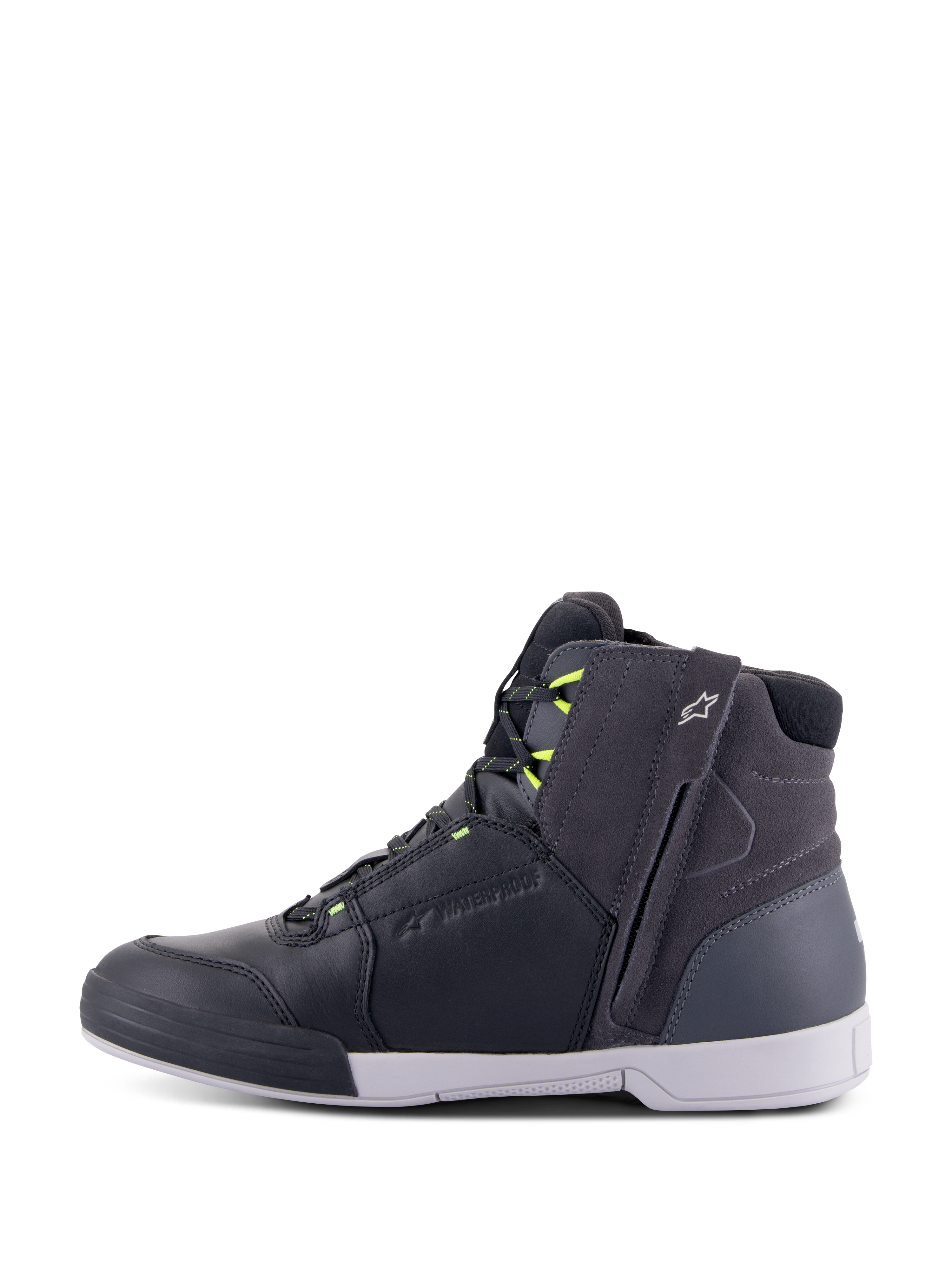 Alpinestars Chrome Drystar® Shoes, scarpe da moto, nero, grigio scuro e giallo fluo, profilo laterale con design urbano casual high-top, cerniera laterale, suola bianca e costruzione in pelle e camoscio impermeabile con accenti giallo fluorescente