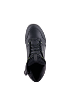 Scarpe Alpinestars Chrome Drystar®, scarpe da moto urbane, Nero e Giallo Fluo, vista dall'alto che mostra la costruzione in pelle premium, i lacci con dettagli gialli e il colletto imbottito per il comfort